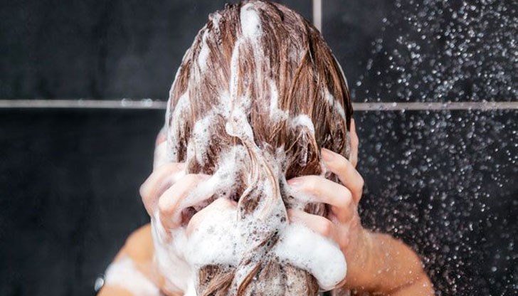 Прекомерното миене изсушава и омазнява скалпа
