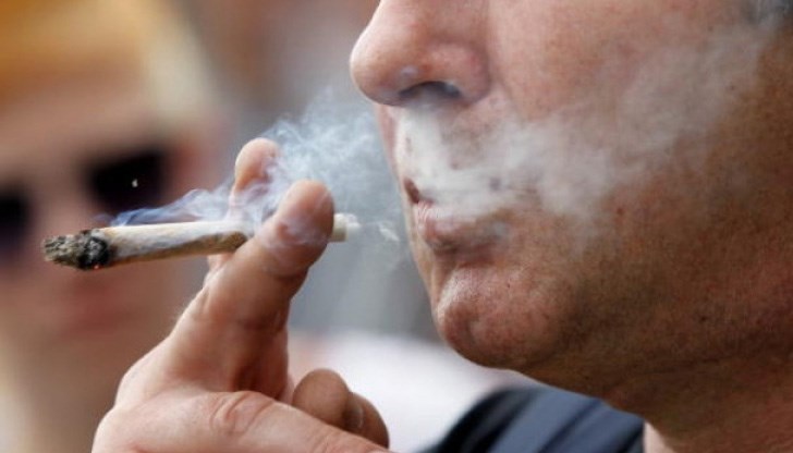 Страната е първата сред членките на Г-7, която легализира марихуаната за развлекателни цели