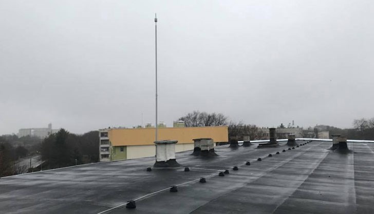 Майсторите ги махали по време на ремонт, че им пречели Майсторите ги махали по време на ремонт, че им пречели