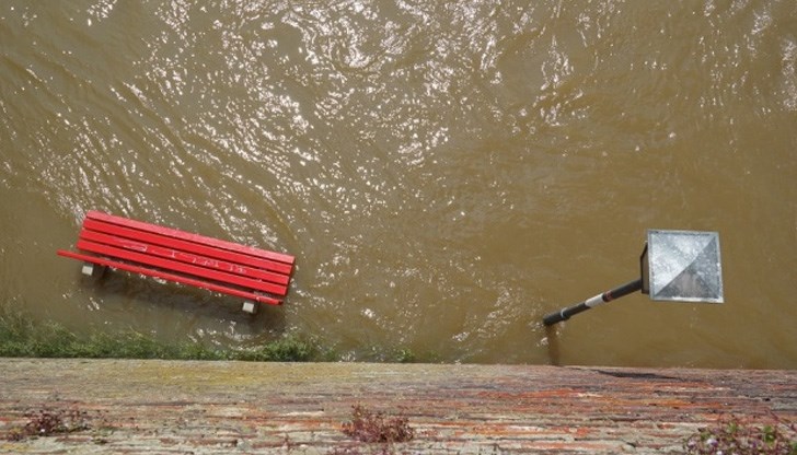 В Сучава две къщи са изгорели до основи, след като били ударени от мълния /Снимката е илюстративна/