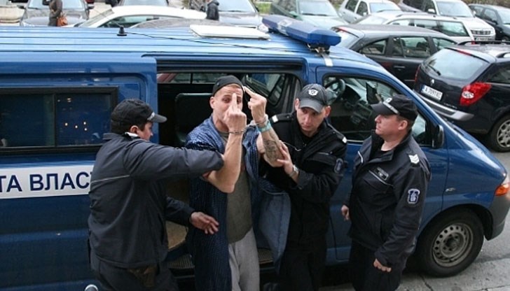 Симеон Стоянчов остава в ареста, защото бил "гневлив"