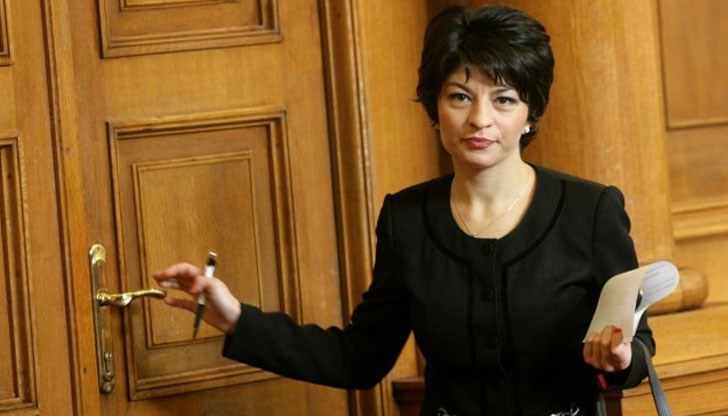 Атанасова има обаче едно условие към Нинова