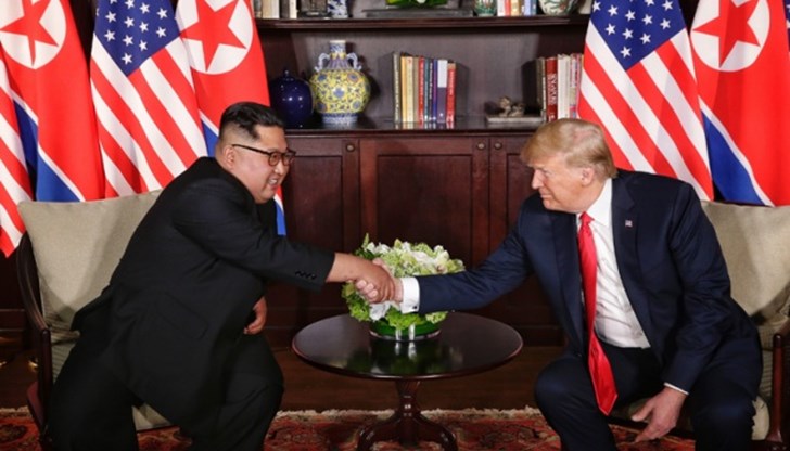 Президентът на САЩ и лидерът на Северна Корея обещаха днес да работят без ядрени оръжия