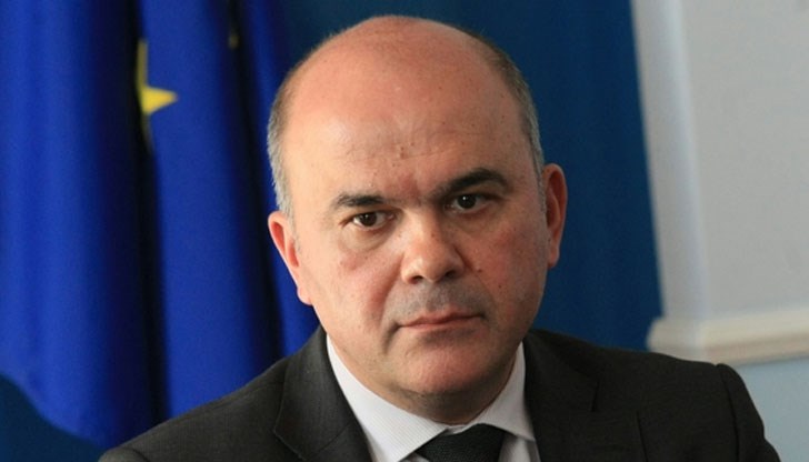 Бисер Петков още не се е отказал да подава оставка