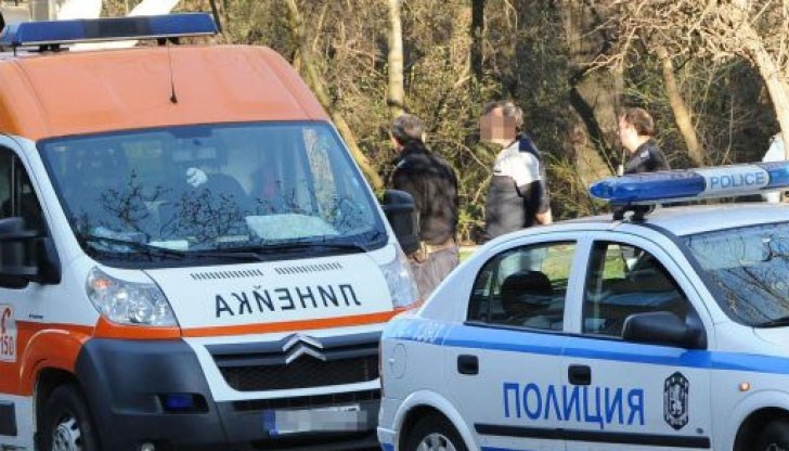 Група мъже са влезли да се поразхладят във водата, но излезли с един по-малко