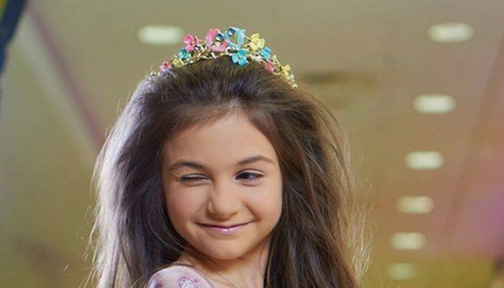 Крисия Тодорова ще направи своя актьорски дебют в комедията „Фалшив герой“ Крисия Тодорова ще направи своя актьорски дебют в комедията „Фалшив герой“