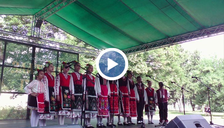 650 изпълнители изпъстриха парка с фолклорни ритми