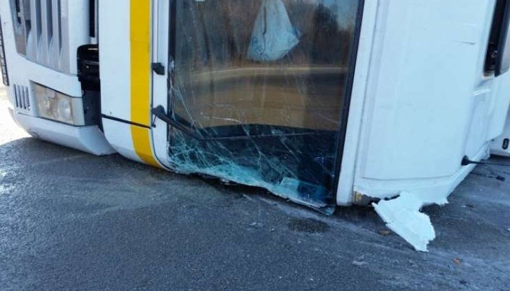 ТИР затисна микробус ТИР затисна микробус