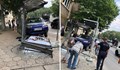 Кола помете автобусна спирка в столицата