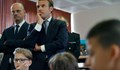 Франция забрани ползването на телефони в класните стаи