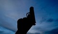 Мъж стреля от поршето си в Приморско
