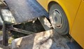 Автобус заседна на пътя за Струпешкия манастир
