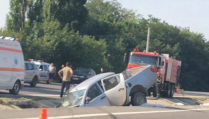 Хеликоптер евакуира трима пострадали при инцидента Хеликоптер евакуира трима пострадали при инцидента