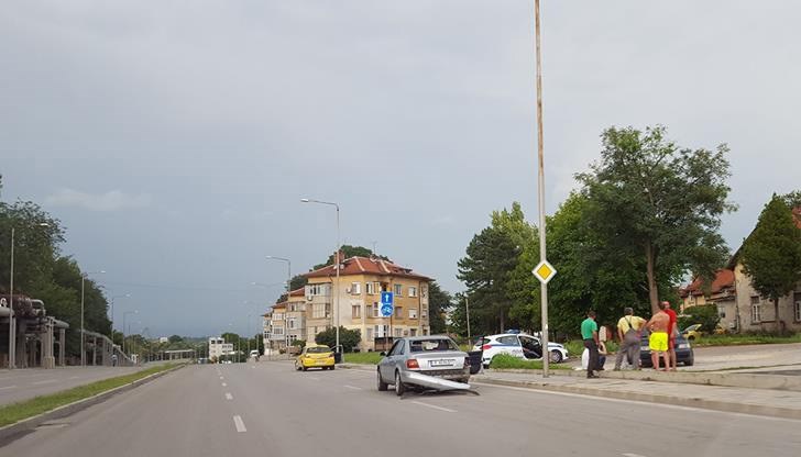 Ударили са се два автомобила, единият от които е Ауди А4