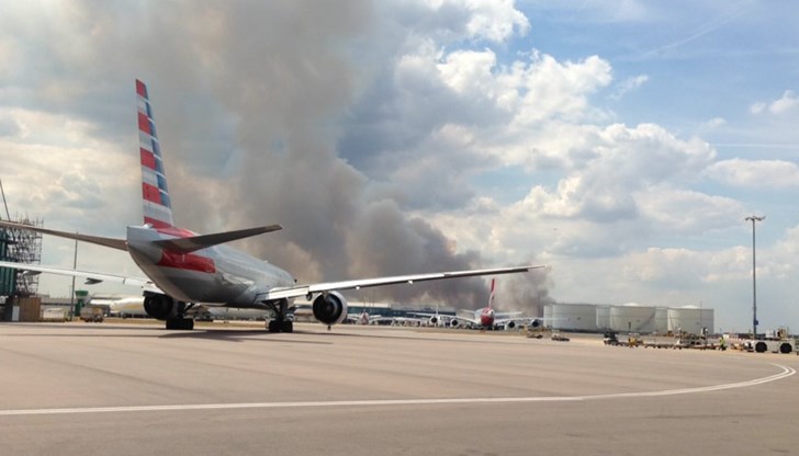 Огънят обхванал площ с размерите на четири футболни игрища