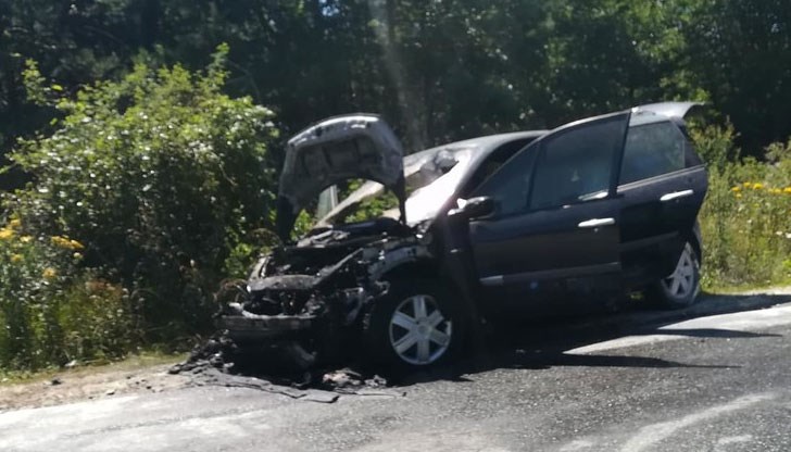 В автомобила е пътувало семейство с две деца