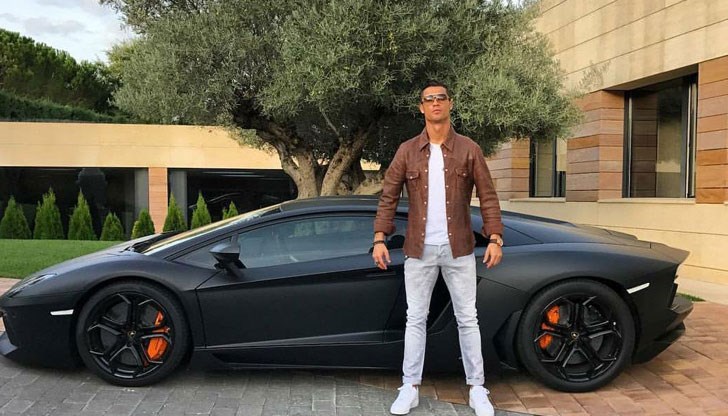 Мъжкият полов хормон тестостерон е причината господата да имат слабост към луксозни стоки, които се възприемат като престижни Мъжкият полов хормон тестостерон е причината господата да имат слабост към луксозни стоки, които се възприемат като престижни