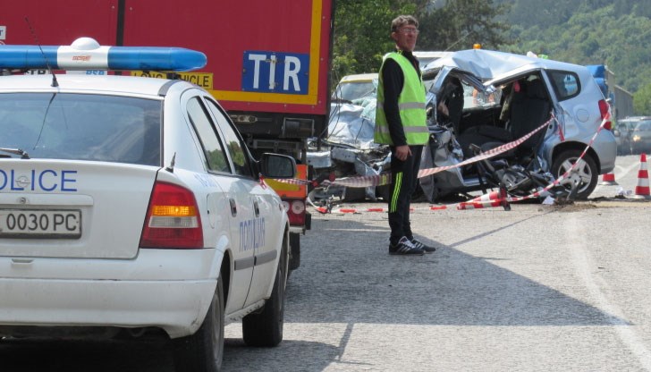 ТИР и два автомобила са се ударили край Раковски