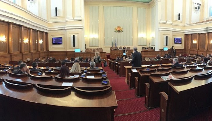 Депутатите единодушно симулираха, че създават прозрачност на медийната среда Депутатите единодушно симулираха, че създават прозрачност на медийната среда