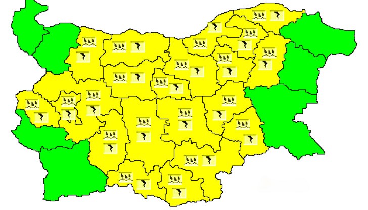 Новата седмица започва с бури и градушки Новата седмица започва с бури и градушки