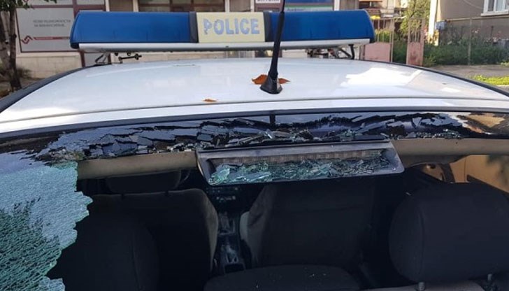 Големите късове счупиха прозорците на коли, утрепаха зеленчуковите градини