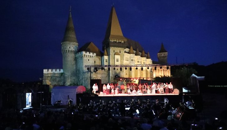 Гостуването беше част от развиващото се сътрудничество на Операта с румънски театри и фестивали