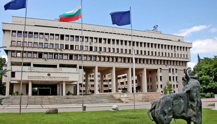 Във връзка с горещата вълна, обхванала Япония, е нужно да се следват специалните указания на властите Във връзка с горещата вълна, обхванала Япония, е нужно да се следват специалните указания на властите