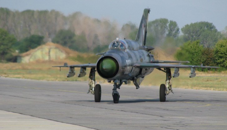 Изтребителите остават на земята заради скорошната катастрофа с такъв самолет Изтребителите остават на земята заради скорошната катастрофа с такъв самолет