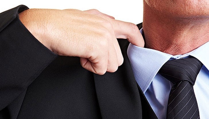 За много компании и професии дрескодът включва вратовръзка и риза
