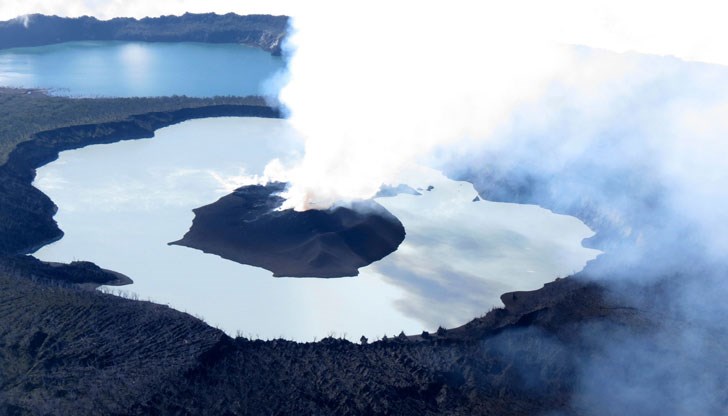 На хиляди хора бе наредено да напуснат остров Амбае
