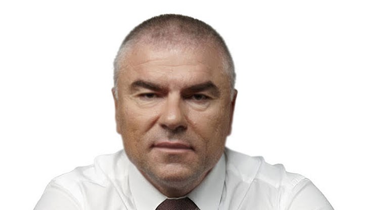 Марешки атакува лидерът на ВМРО и министър на отбраната Красимир Каракачанов Марешки атакува лидерът на ВМРО и министър на отбраната Красимир Каракачанов