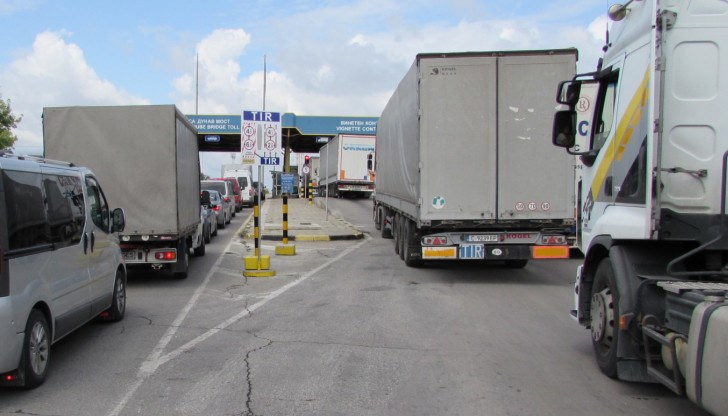 Трафикът е натоварен на изход от България за камиони