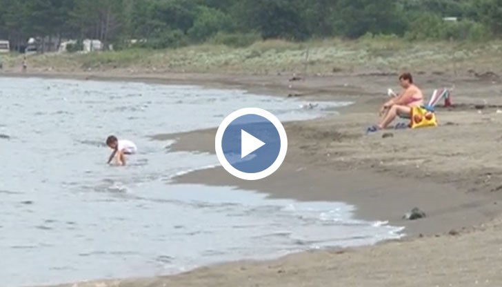 На работа е много по-радиоактивно отколкото на плажа, аз съм миньор, заяви плажуващ