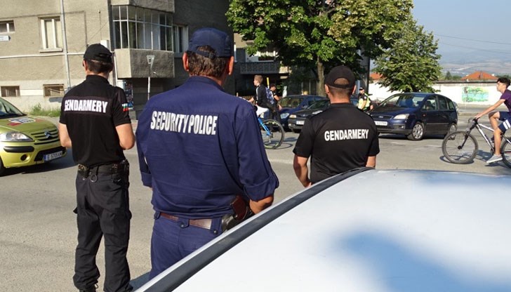 В акцията участват сили на Националната полиция и Жандармерията В акцията участват сили на Националната полиция и Жандармерията