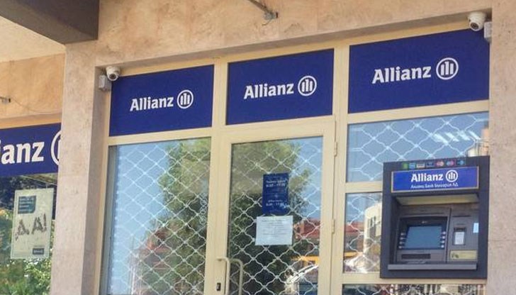 Крадците са проникнали през стената на съседен офис