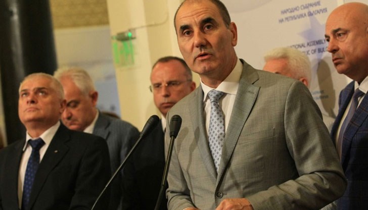 190 лева на глава убит добитък според земеделския министър било "абсолютно адекватно" обезщетение