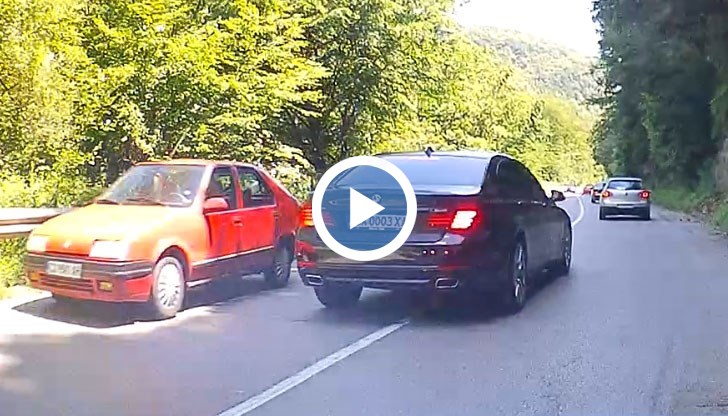 Безумно изпреварване през непресечена линия