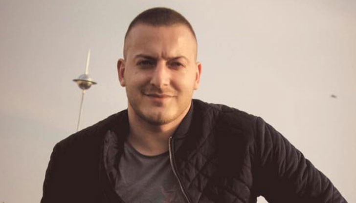 Преди месец служителят от Първо РПУ беше блъснат от кола, докато караше мотора си Преди месец служителят от Първо РПУ беше блъснат от кола, докато караше мотора си