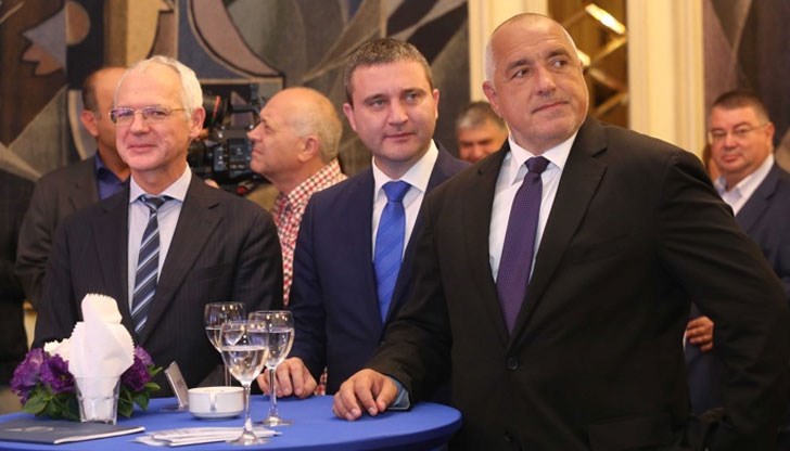 Полагаме огромни усилия и боят по контрабандата няма да го изпуснем, подчерта премиерът