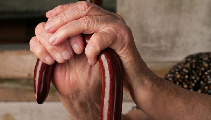 103-годишна баба не се даде на трима апаши