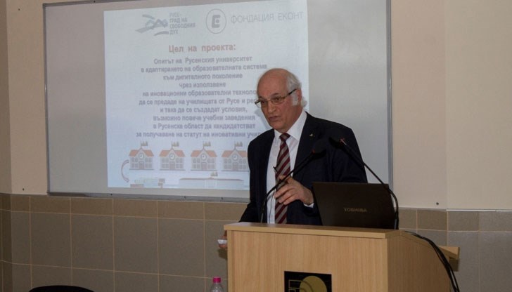 Проф. д-р Ангел Смрикаров е бил 3 мандата зам.-ректор по научната дейност на университета