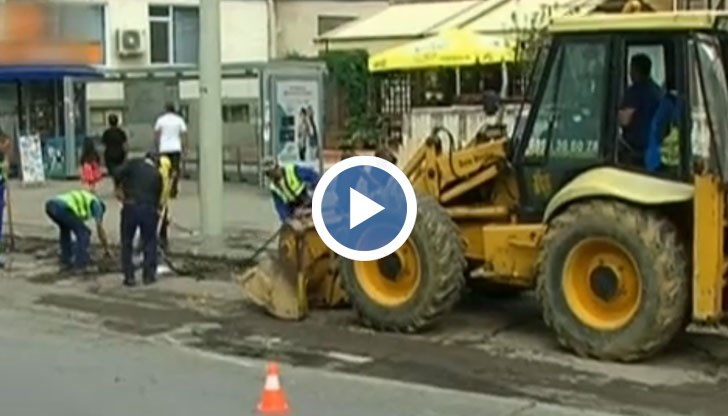 Той, обаче, не става за запълване на дупки, защото не е трайна настилка