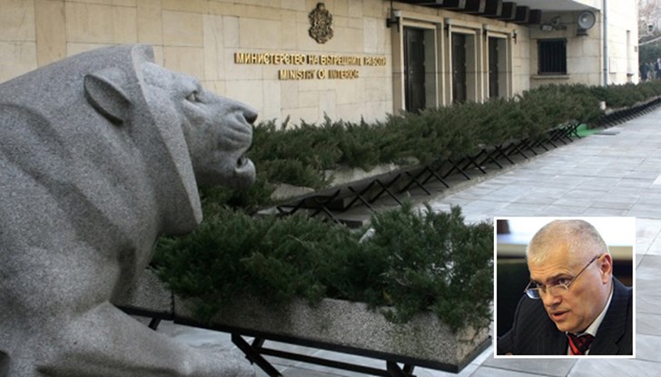 Жената благодари на полицаи от Русе и Шумен за спасени 10 000 лева