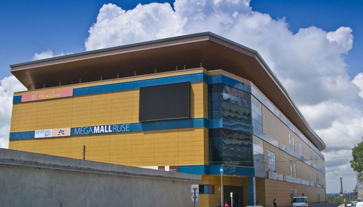 "Мега МОЛ Русе" е в ръцете на три офшорни компании, които дължат 80 милиона лева "Мега МОЛ Русе" е в ръцете на три офшорни компании, които дължат 80 милиона лева