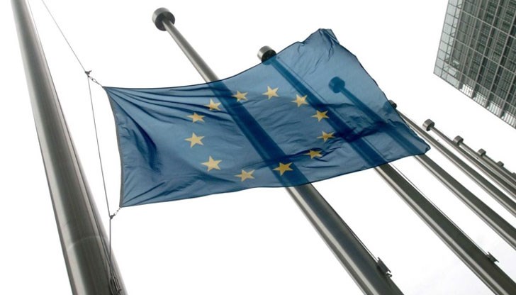 Знамената пред сградите на европейските институции в евроквартала на Брюксел са спуснати