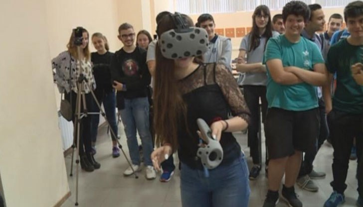 В Русенския университет гимназисти се обучаваха как да създават приложения за виртуална реалност