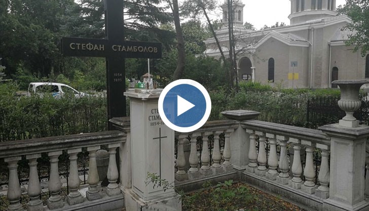 Паметникът на бившия министър-председател е разбит, откраднат е бронзовият бюст на Стамболов