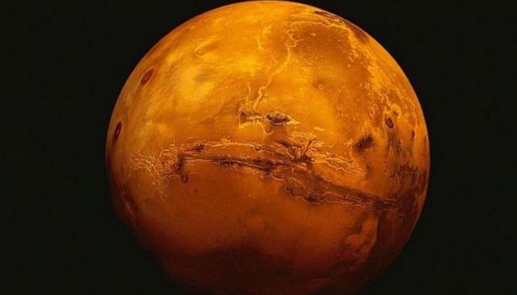 Броени часове до най-дългото за века „кърваво“ лунно затъмнение