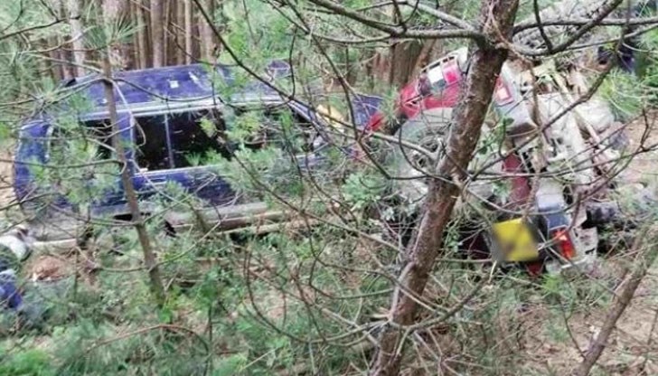 След гонка и изстрели спецакцията е завършила с ареста на двама каналджии и 26 чужденци