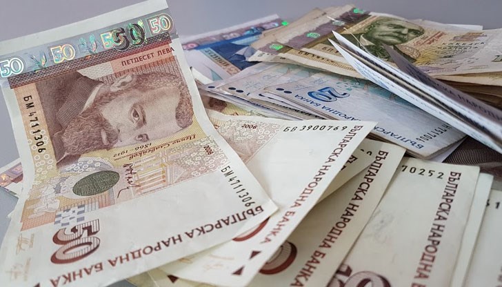 Съвестен гражданин предаде на полицията парична сума от над 1000 лв., която намерил в автобус